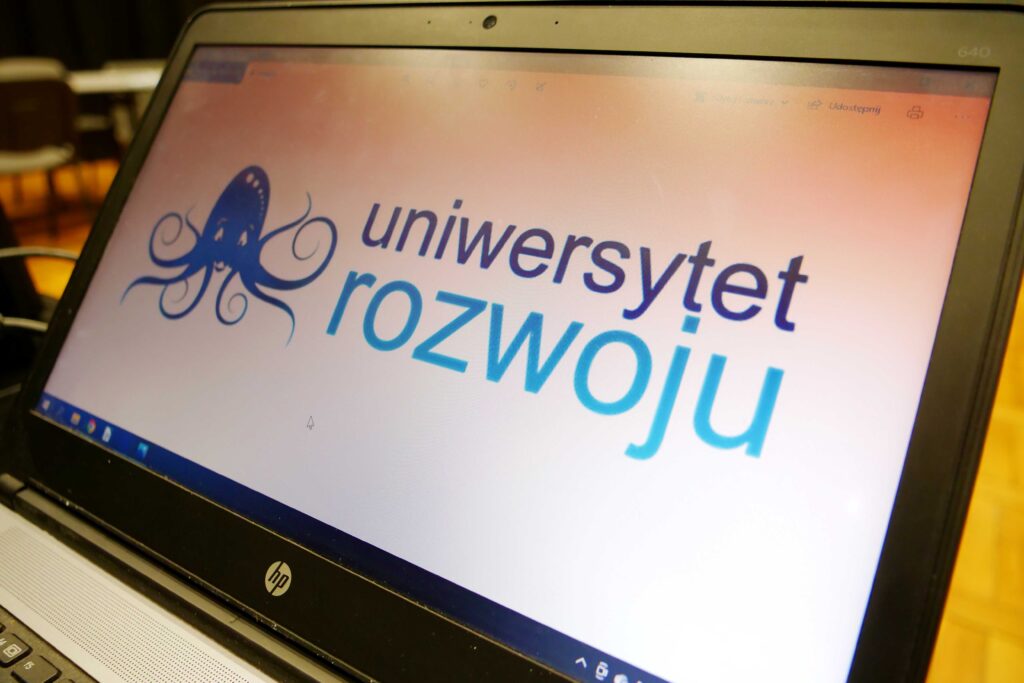 Logo Akademii YouTubera w Miejskim Ośrodku Kultury w WojkowicachWojkowice