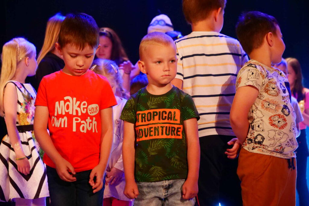 Uczestnicy imprezy podczas dnia dziecka 4 czerwca 2022 w Miejskim Ośrodku Kultury w Wojkowicach