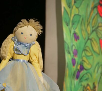 Spektakl Lalkowy "Calineczka" - lalki na scenie MOKu