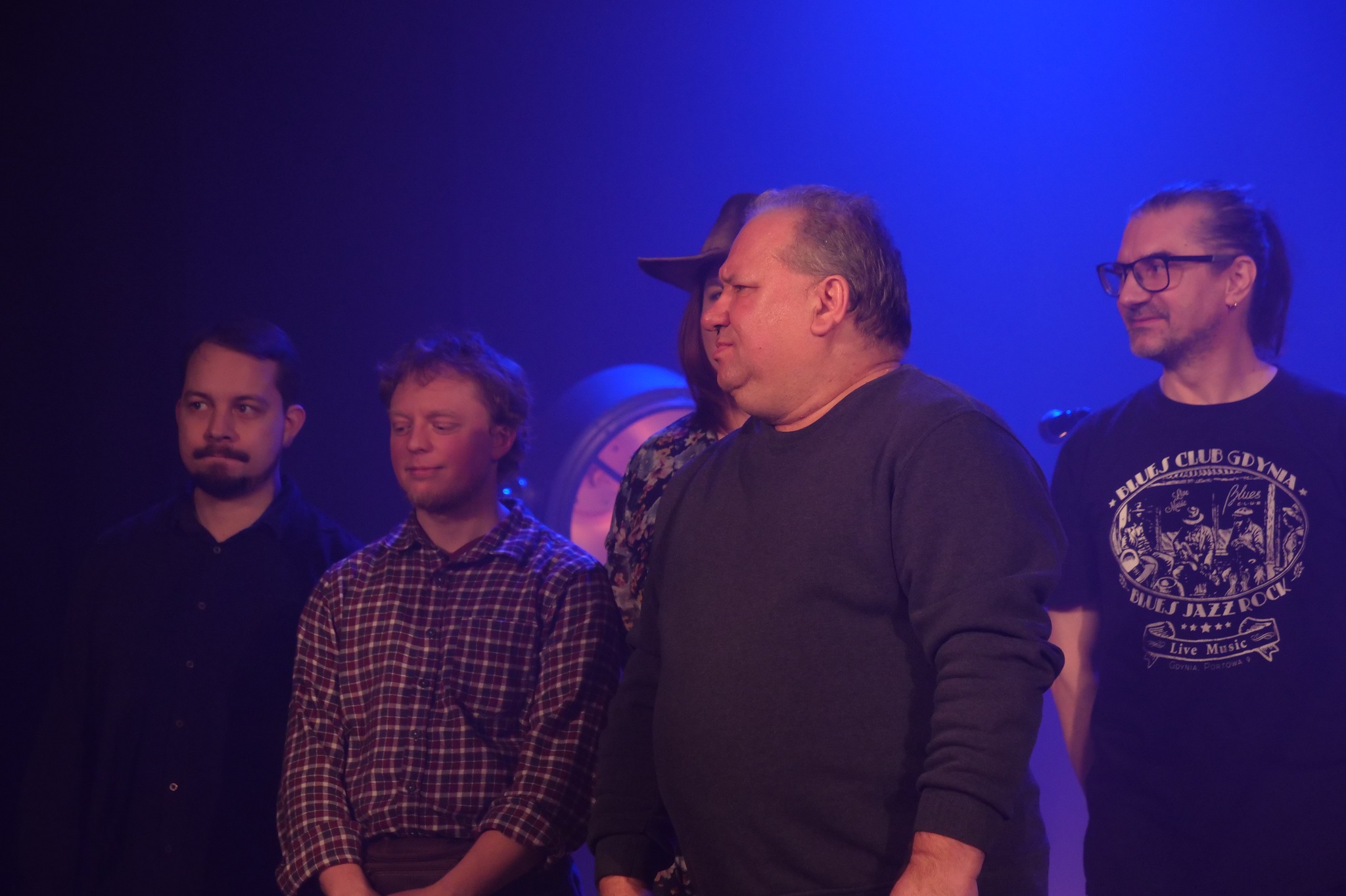 Artyści podczas koncertu Blues nad Brynicą na scenie Miejskiego Ośrodka Kultury w Wojkowicach